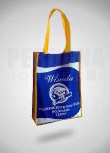 souvenir tas wisuda bahan spunbond kombinasi warna dari Perdana Goodie Bag