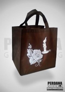 Tas spunbond untuk nasi kotak desain custom murah Perdana Goodie Bag