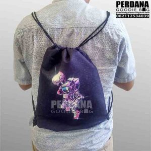 harga goodie bag bahan taslan printing model serut Q3515