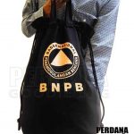 Pouch Kanvas Hitam Sablon Gold Untuk Souvenir Menarik