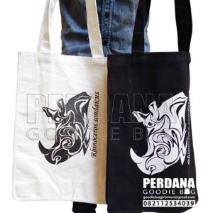 souvenir tas kanvas broken white dan hitam Q3693