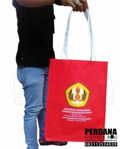 sablon tas spunbond unpad Bandung by Perdana Q3727