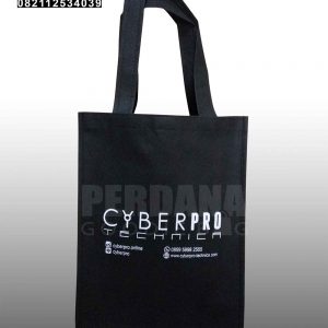 Tas jinjing spunbond hitam cyberpro Q2155