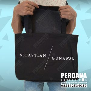Tas jinjing kanvas hitam sebastian Fenny Q3973