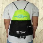 Pembuatan Tas Serut Bahan Taslan Hijau Kombinasi Hitam Makassar Sulawesi Selatan
